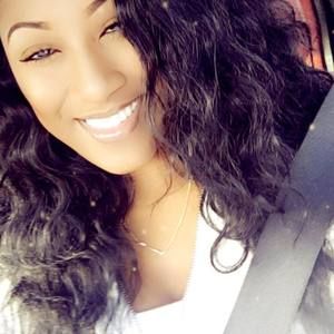 Meet your Posher, Corina